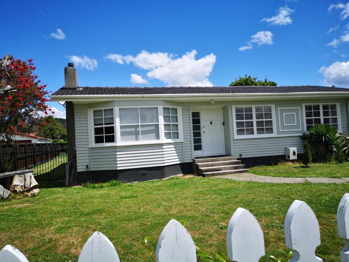 Cheerful 4 Bedroom Holiday Home Rotorua Exterior foto